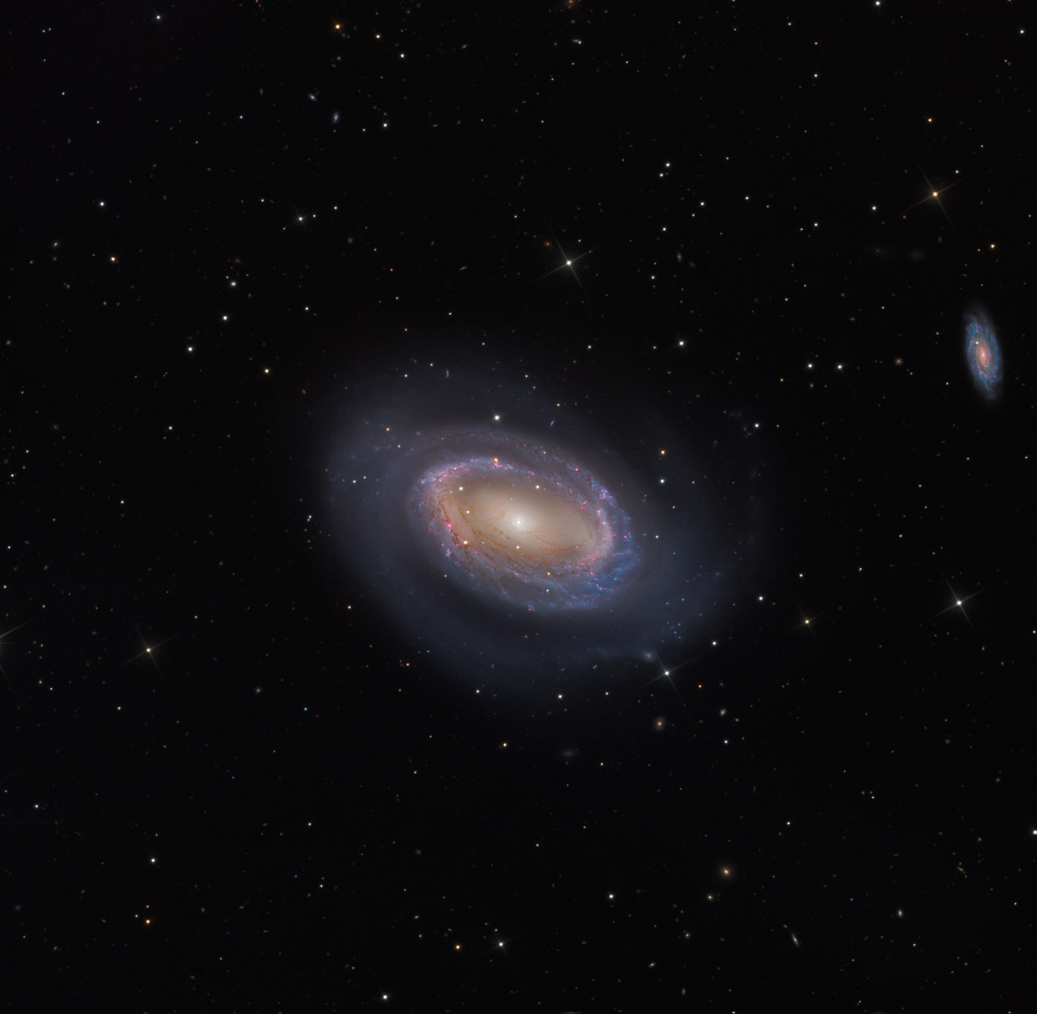 A galaxia espiral dun brazo NGC 4725