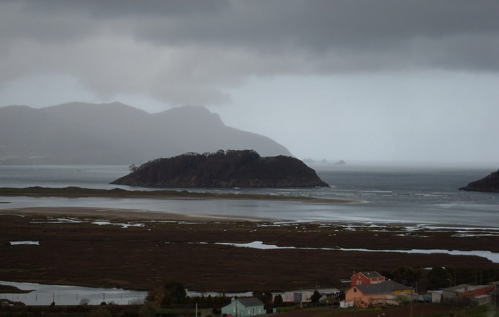 Vista da illa de San Vicente, co cabo Ortegal ao fondo. Foto: Céltigos/ CC BY-SA 3.0.